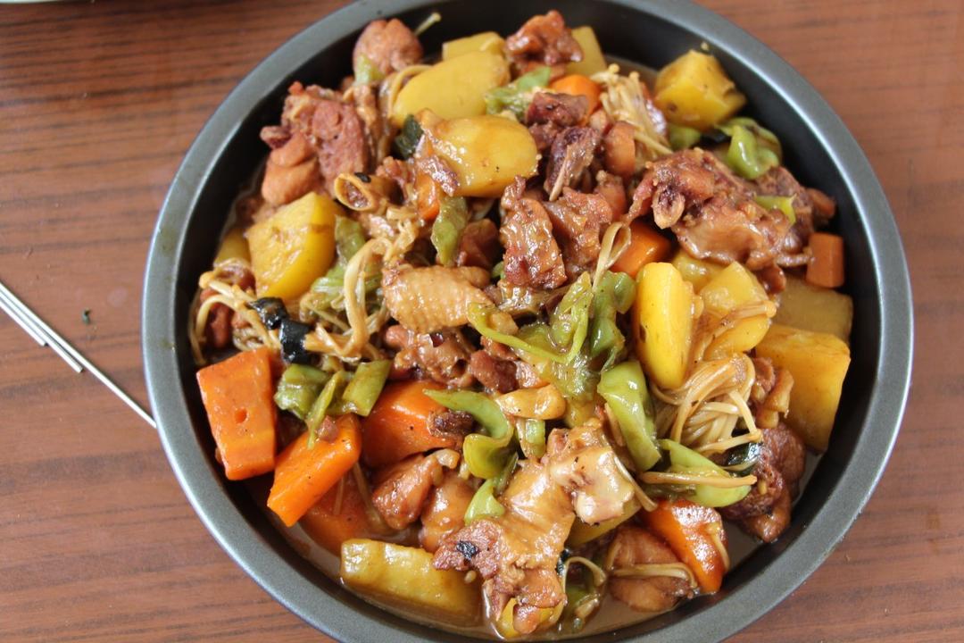 自制黄焖鸡真的绝了好吃到爆炸不夸张