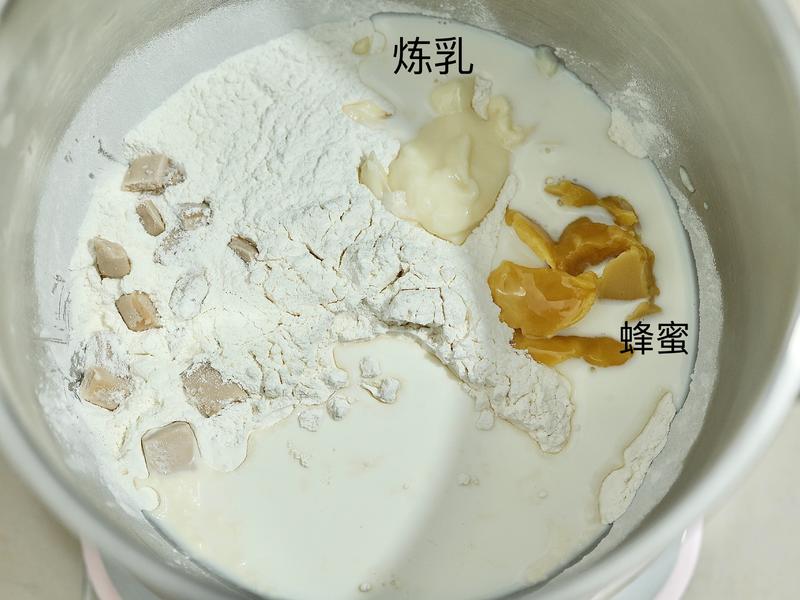 纯奶手撕吐司的做法 步骤1