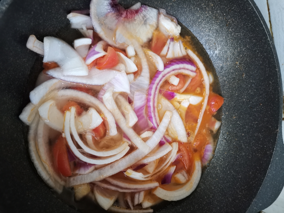 这道番茄🍅肥牛是厨房小白的大菜的做法 步骤1