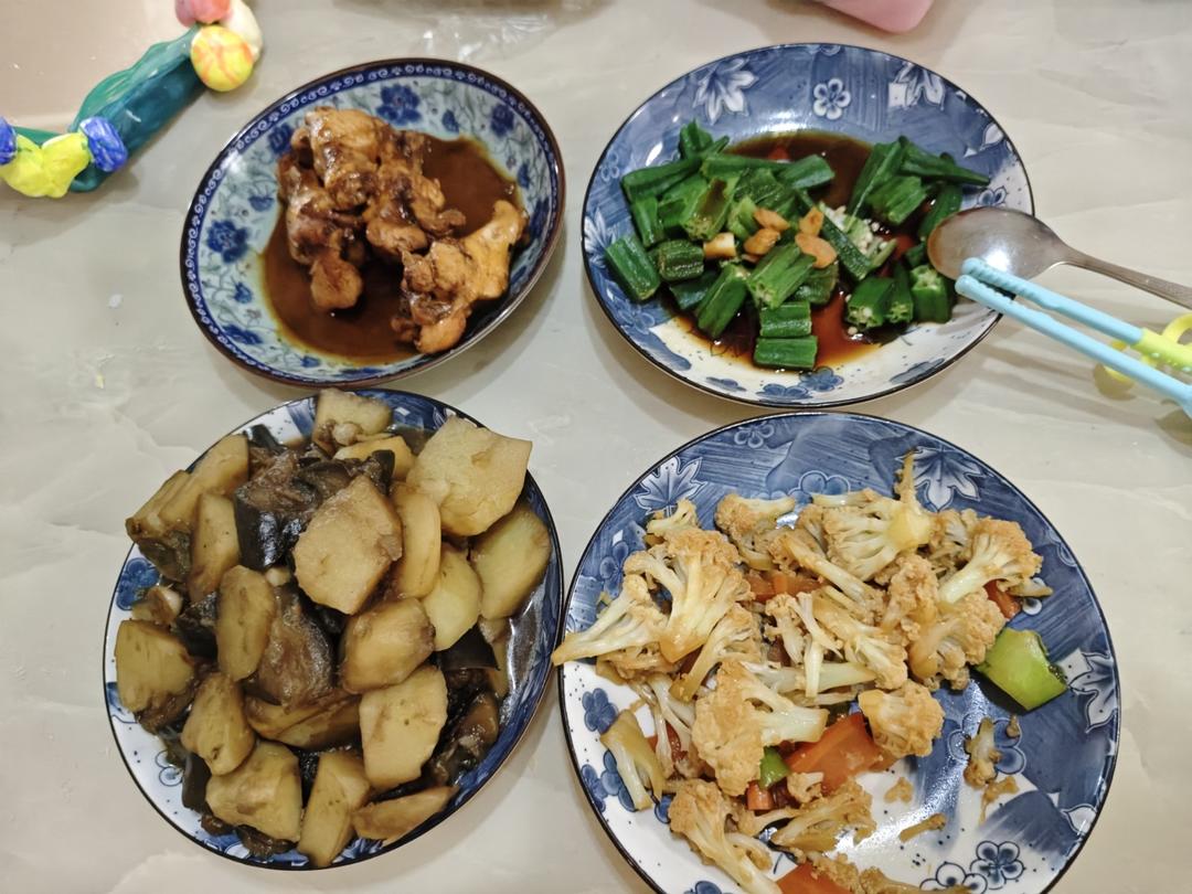 东北菜茄子炖土豆