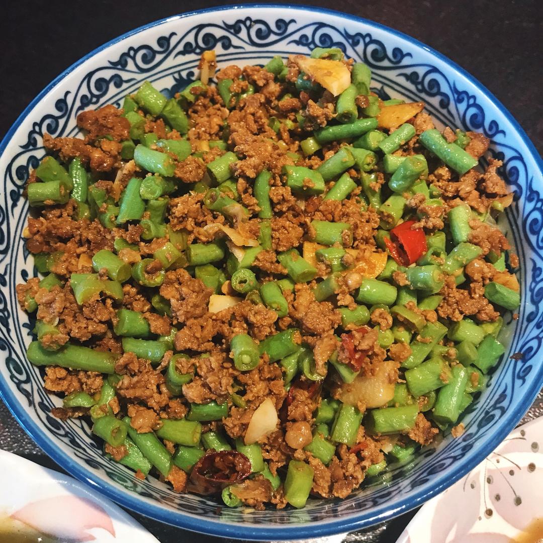 香辣肉末炒豆角 Hot Chili Beans with Pork Mince