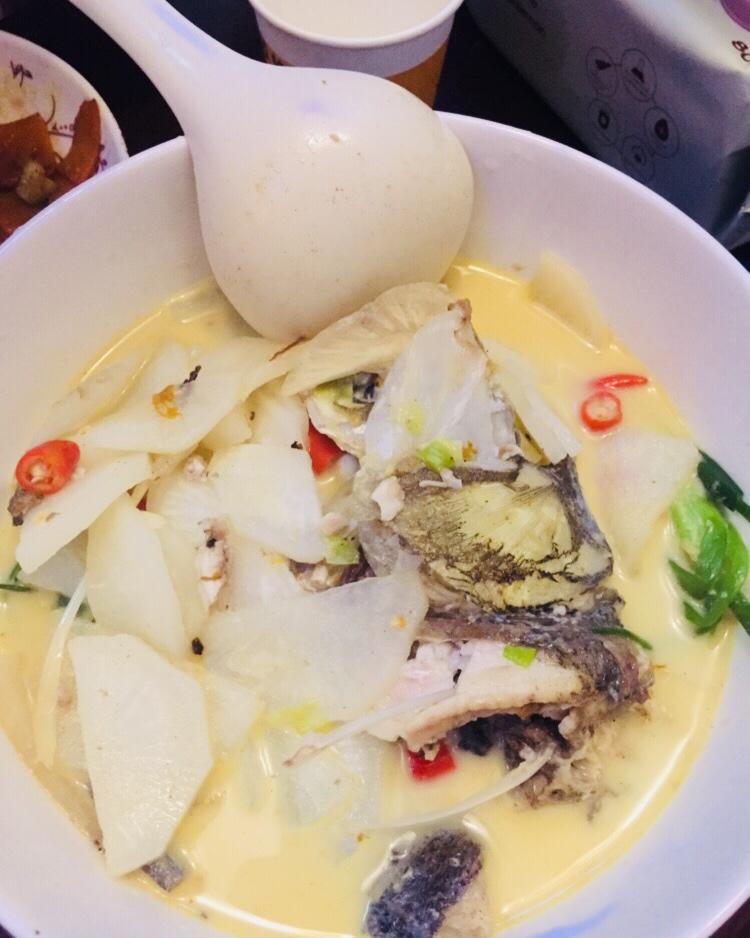 鱼头豆腐汤