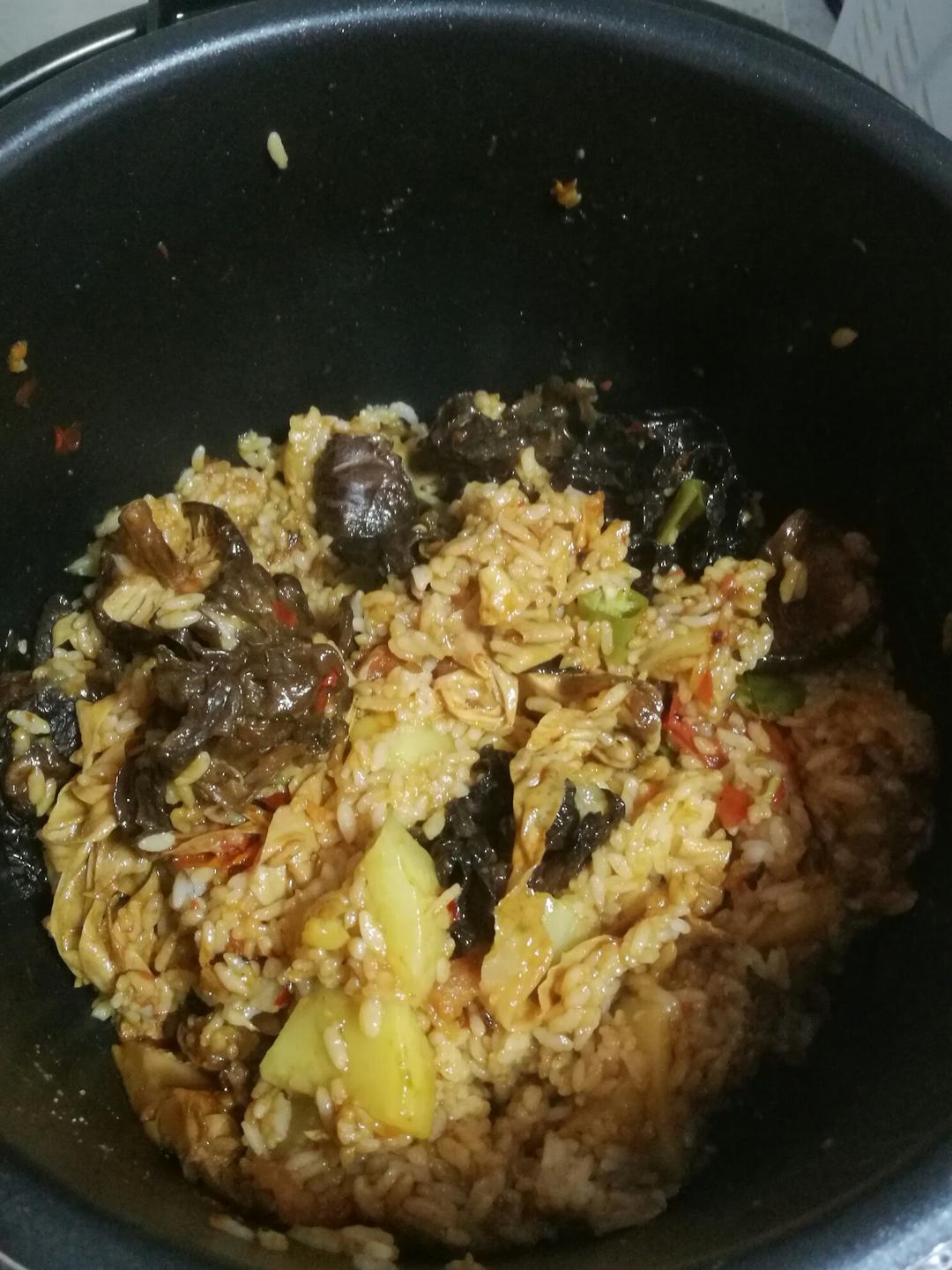 土豆焖饭（电饭锅版）