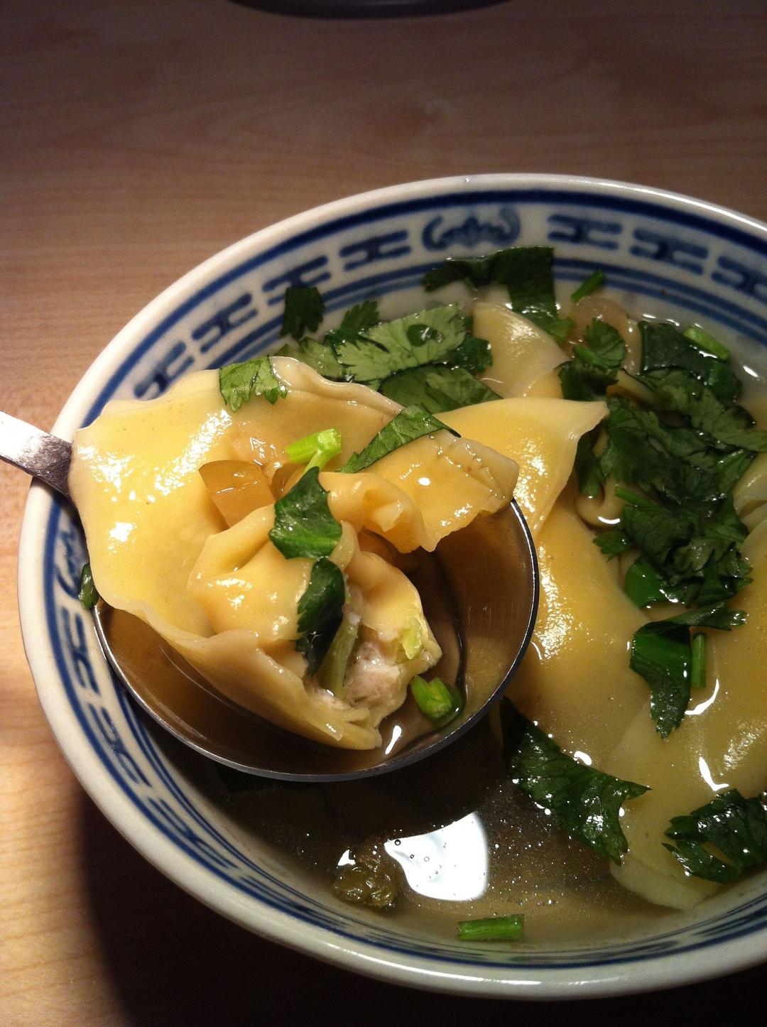 西芹鸡肉迷你大馄饨的做法