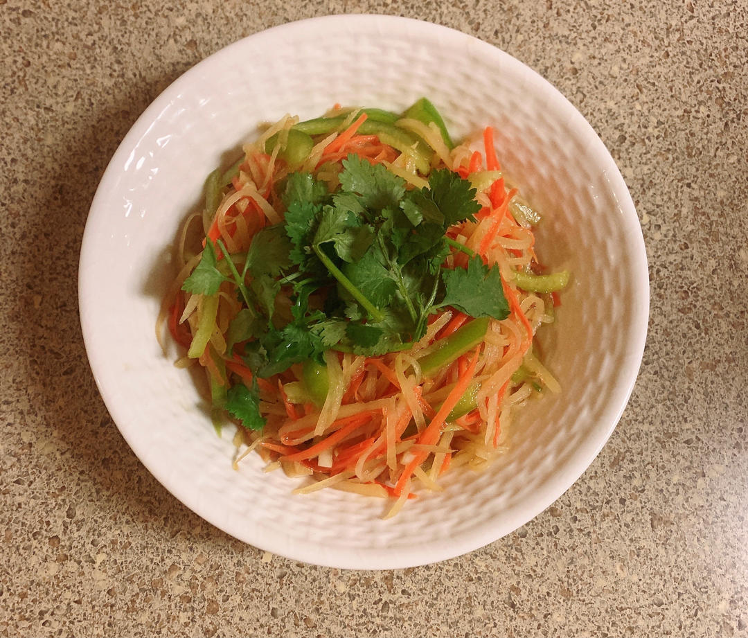凉拌土豆丝，爽口开胃