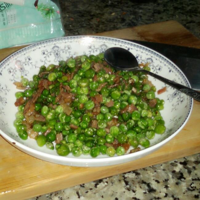 腊肉末末豌豆的做法