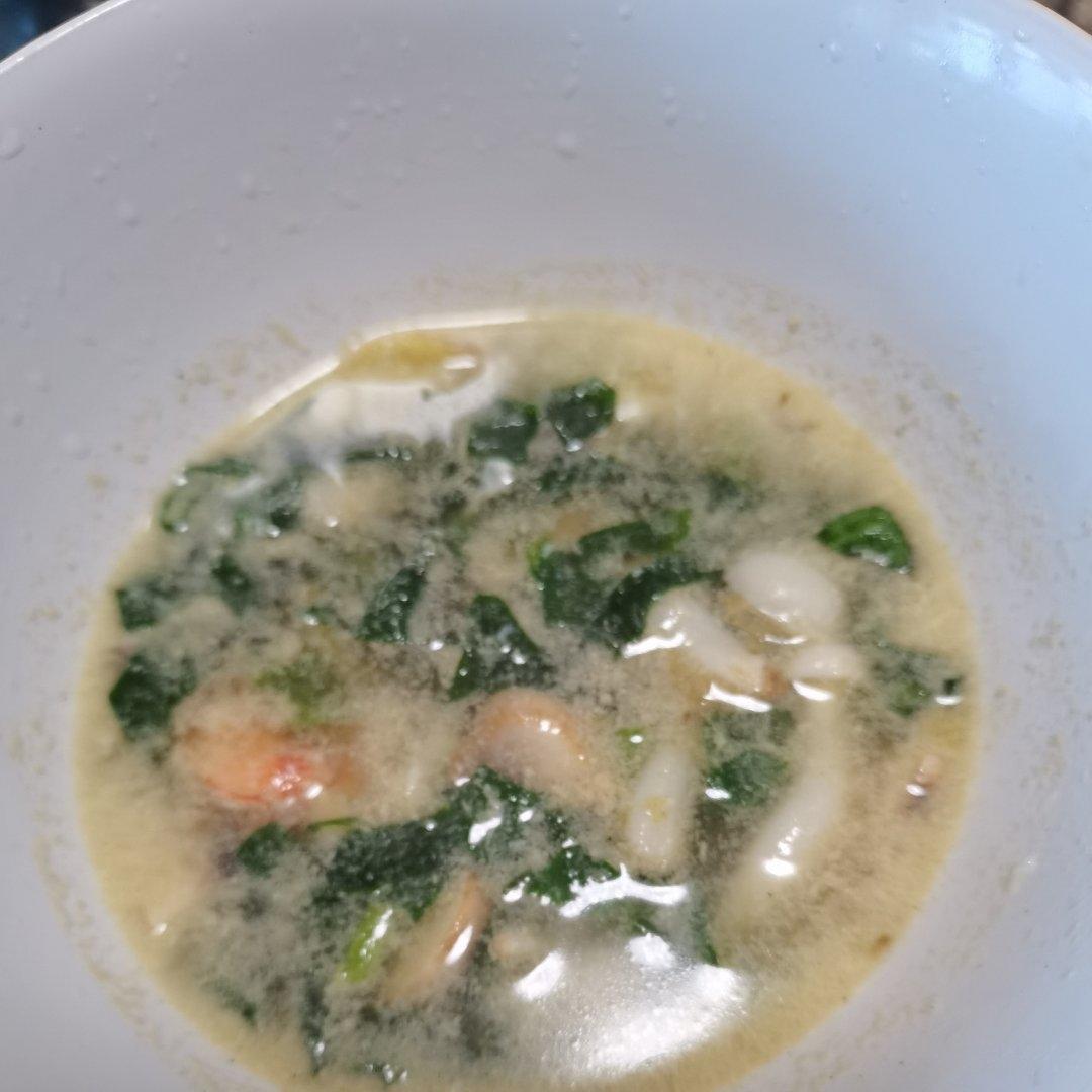 菌菇虾仁三鲜汤