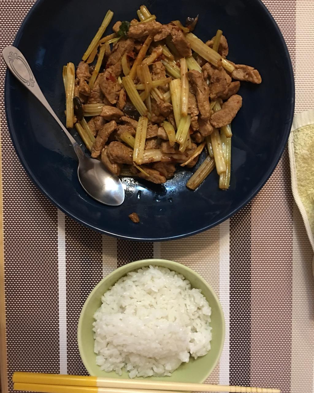 芹菜炒五花肉