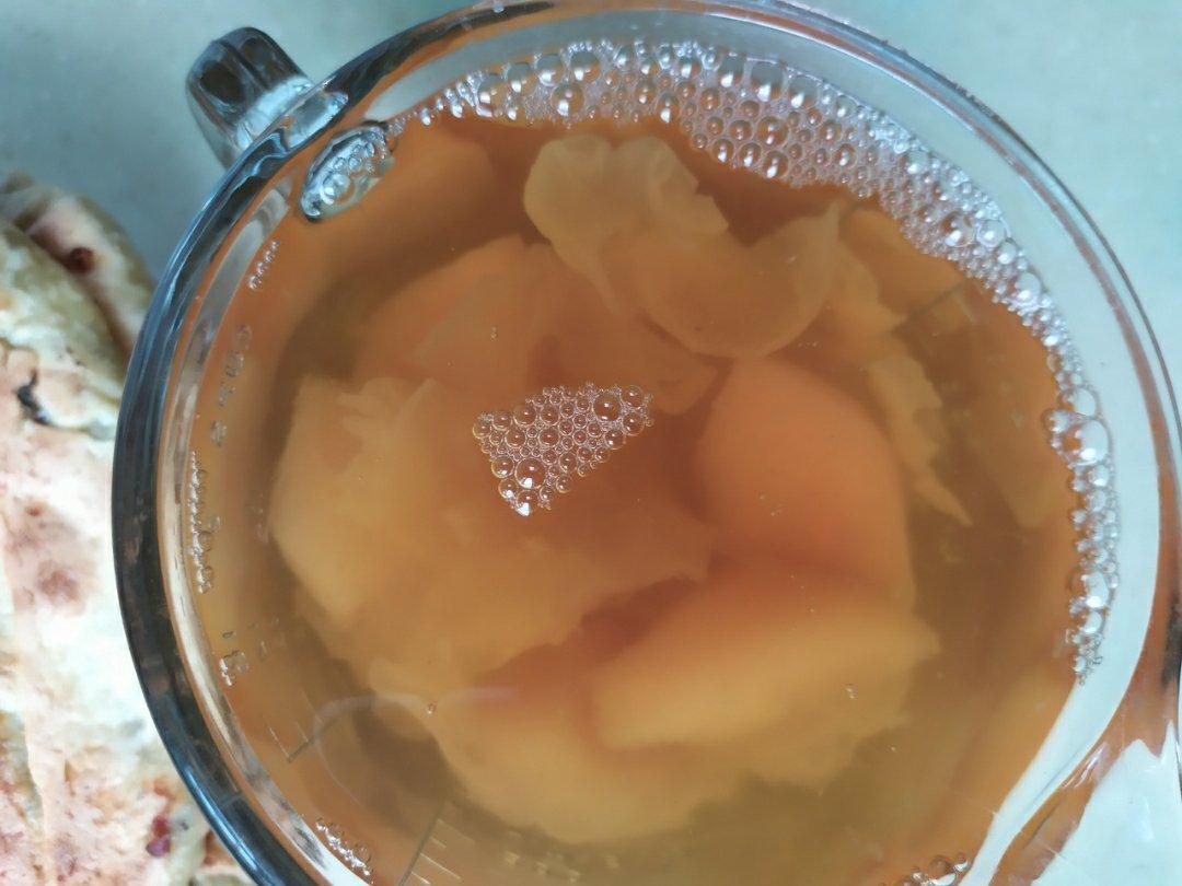 雪梨银耳红枣汤