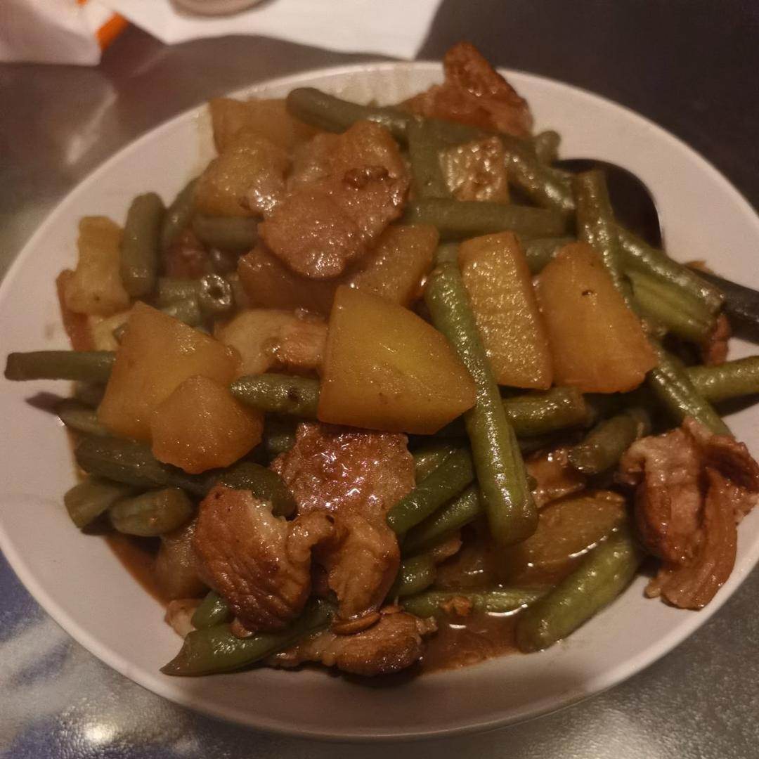 豆角炖肉炖土豆
