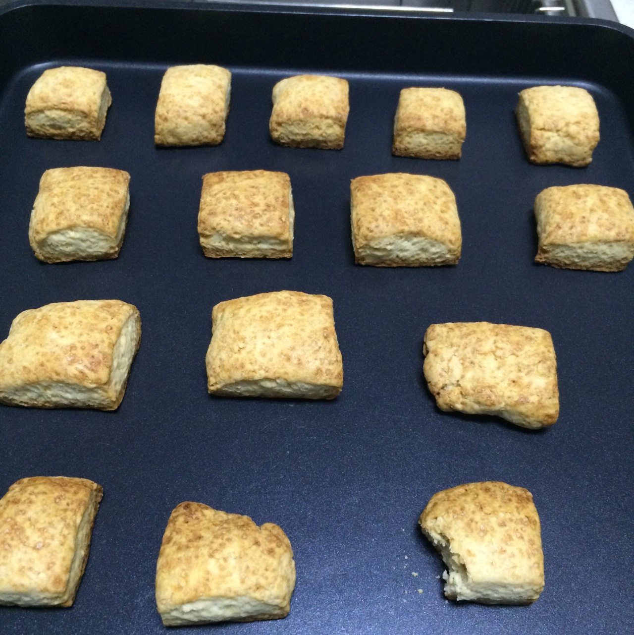 极简奶油松饼/Cream Biscuits（scones）