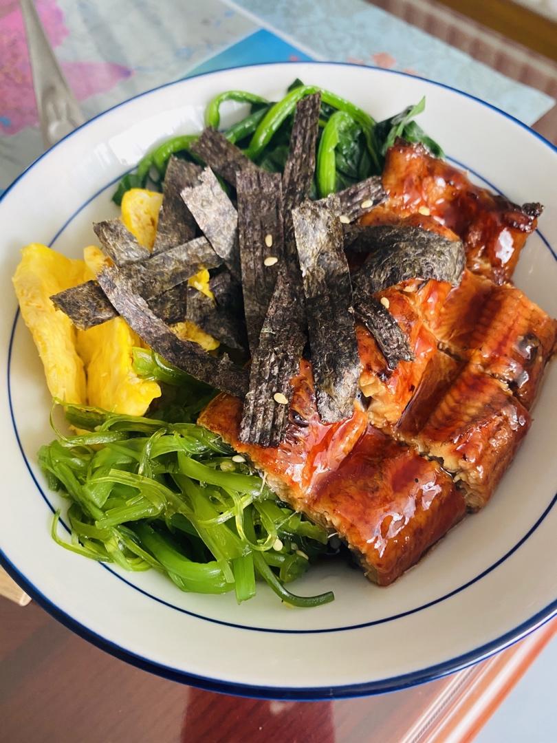 鳗鱼拌饭