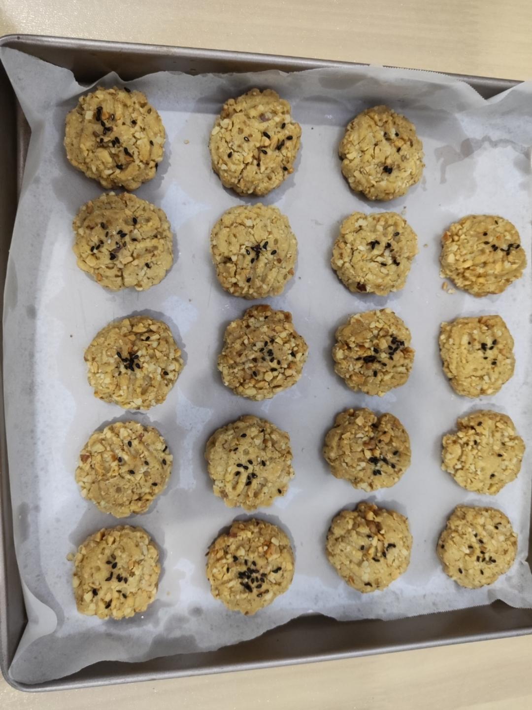 酥到掉渣的桃酥——           花生🥜核桃酥