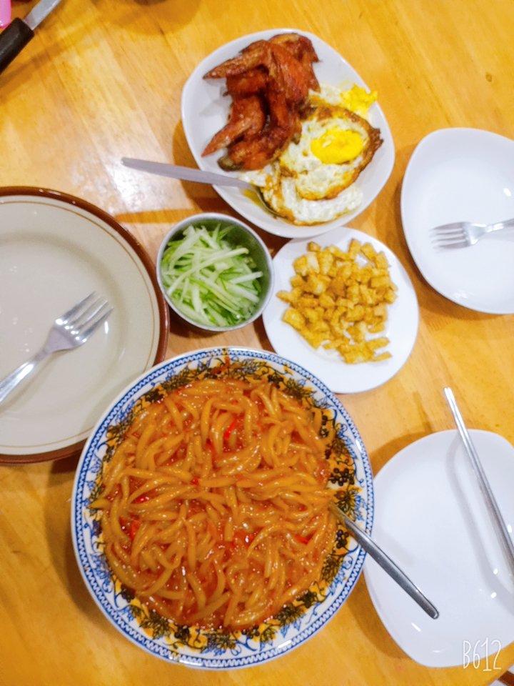 秒杀小夜市的麻酱流汁宽粉