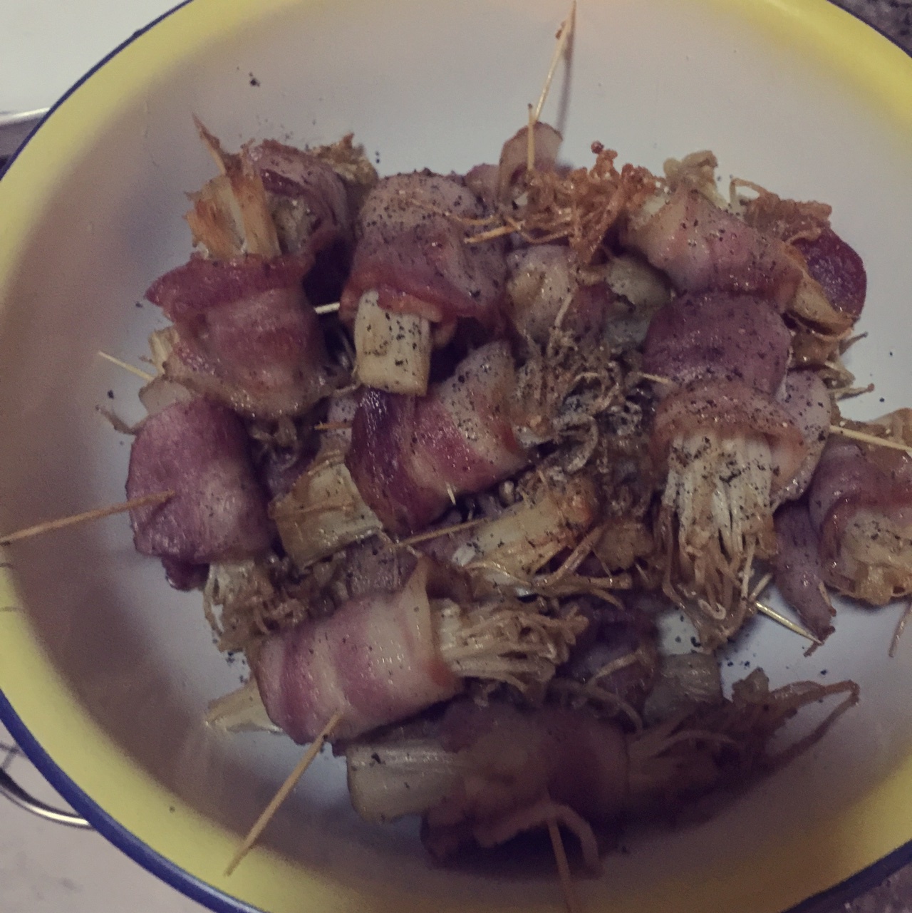 香煎培根金针菇卷