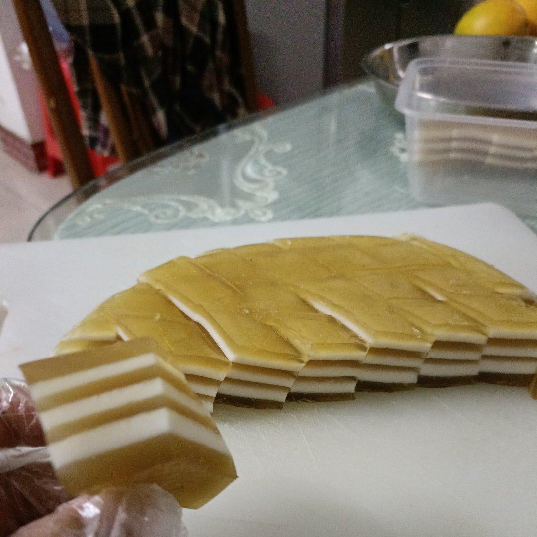 椰汁千层糕（轻松蒸出清晰12层）