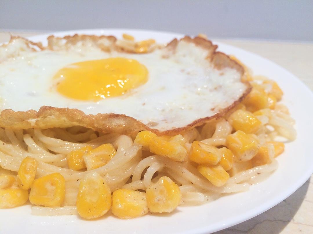 白蘑菇奶油培根意面