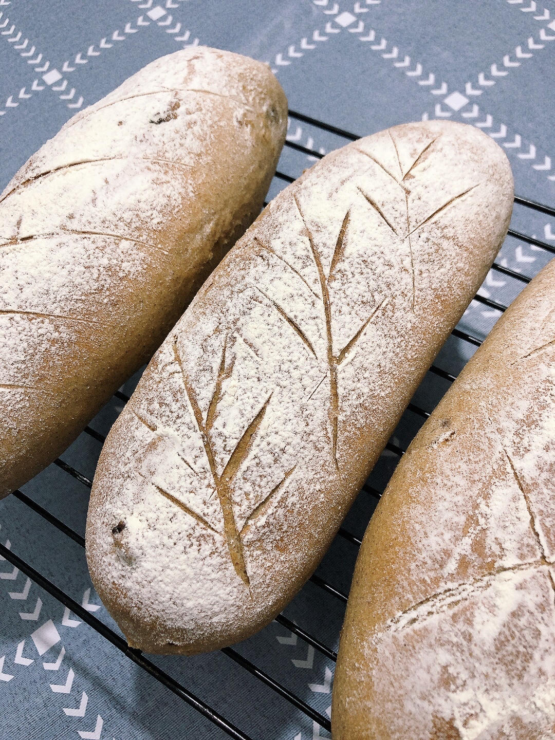 全麦葡萄干面包