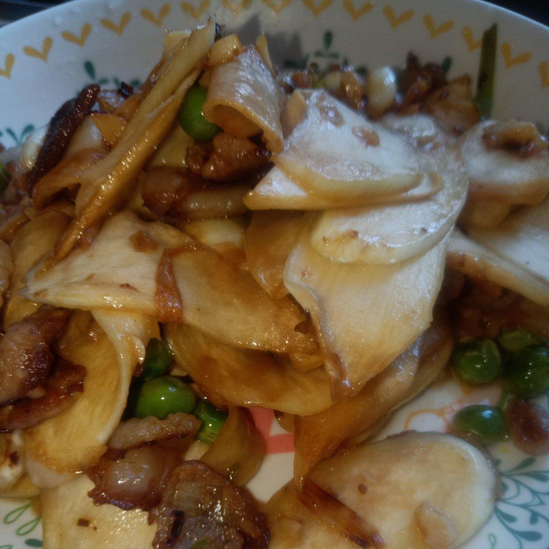 蚝油茭白肉片