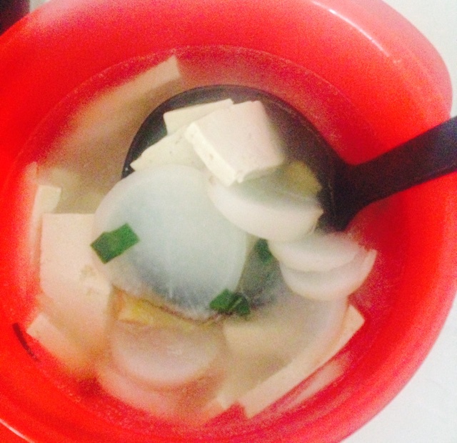 白萝卜豆腐汤