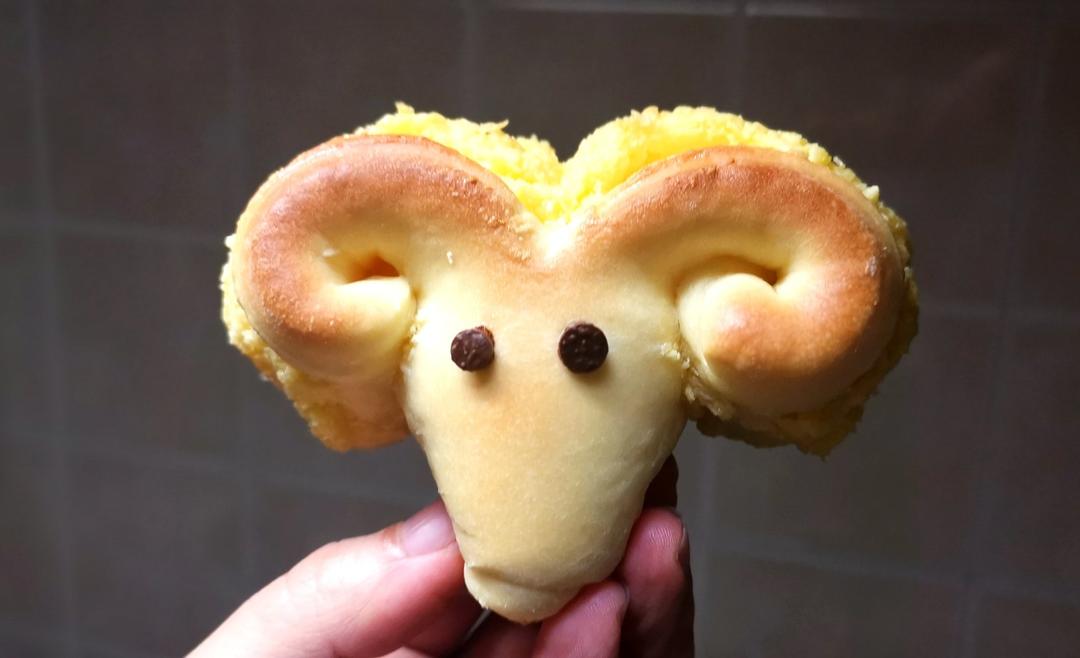 麦子的天宝做的羊羊羊 椰蓉小面包,一次就成功