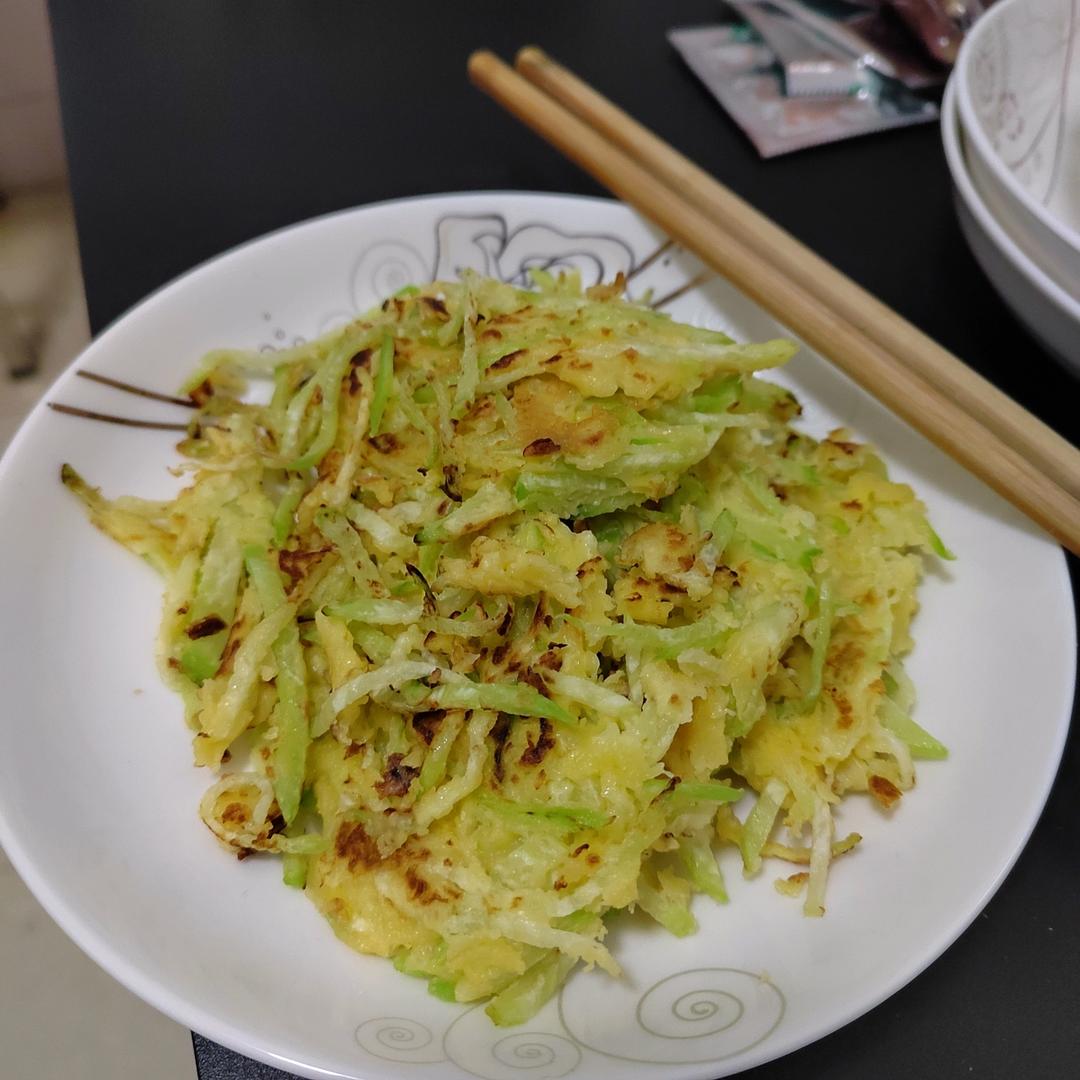 青萝卜饼（萝卜丸子味的）