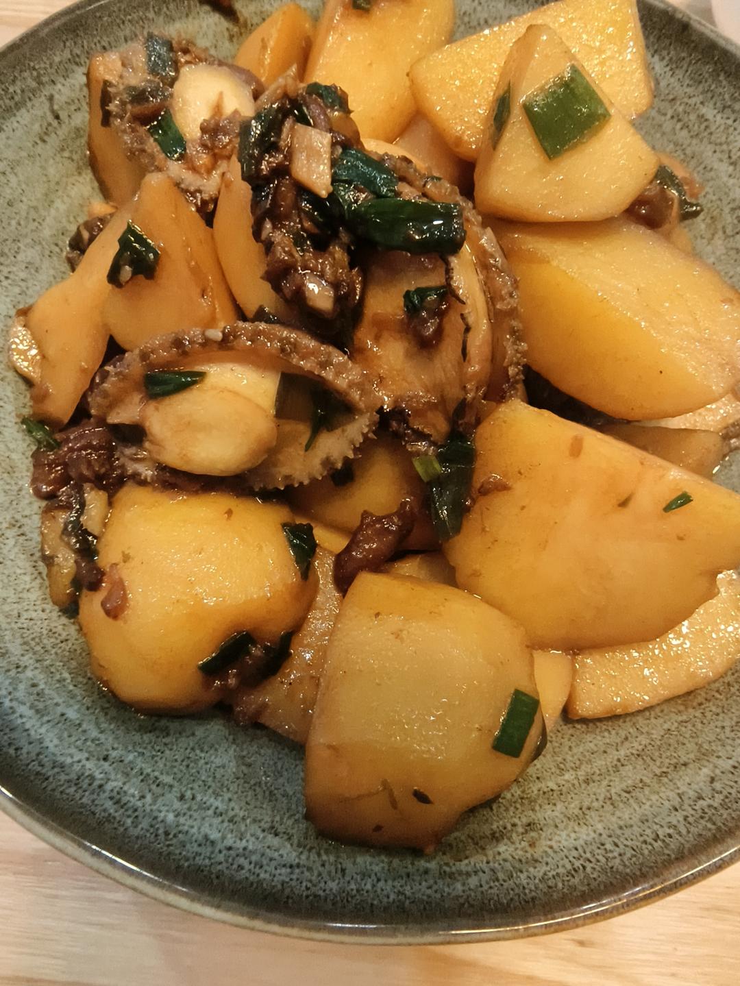 鲍鱼炖土豆