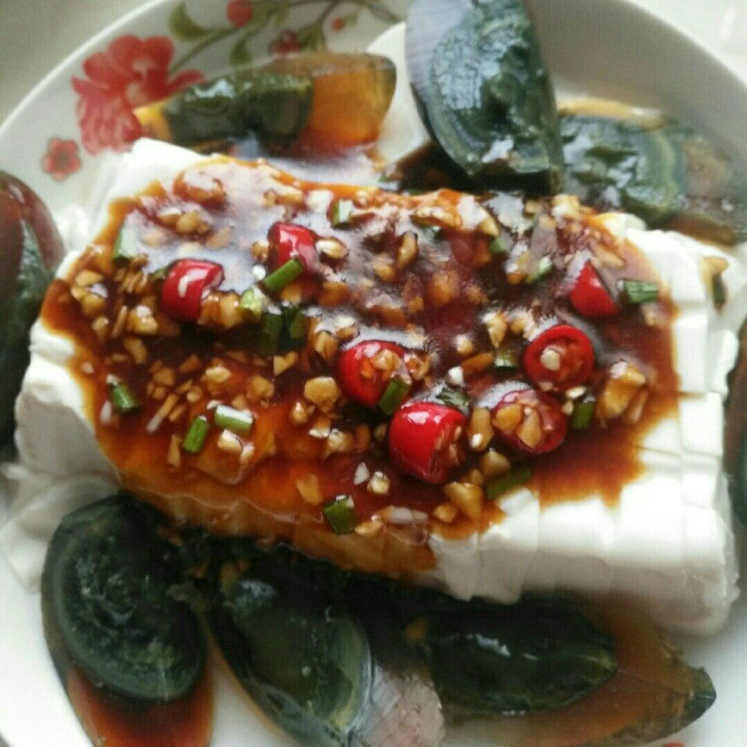 皮蛋拌豆腐