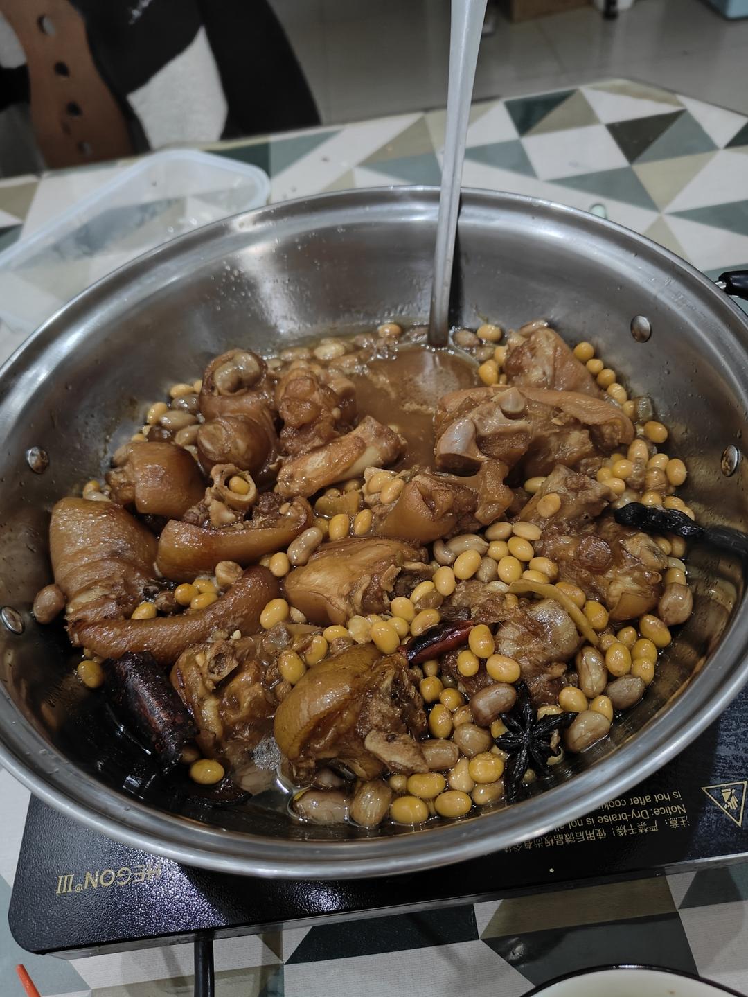 流口水的黄豆炖猪蹄