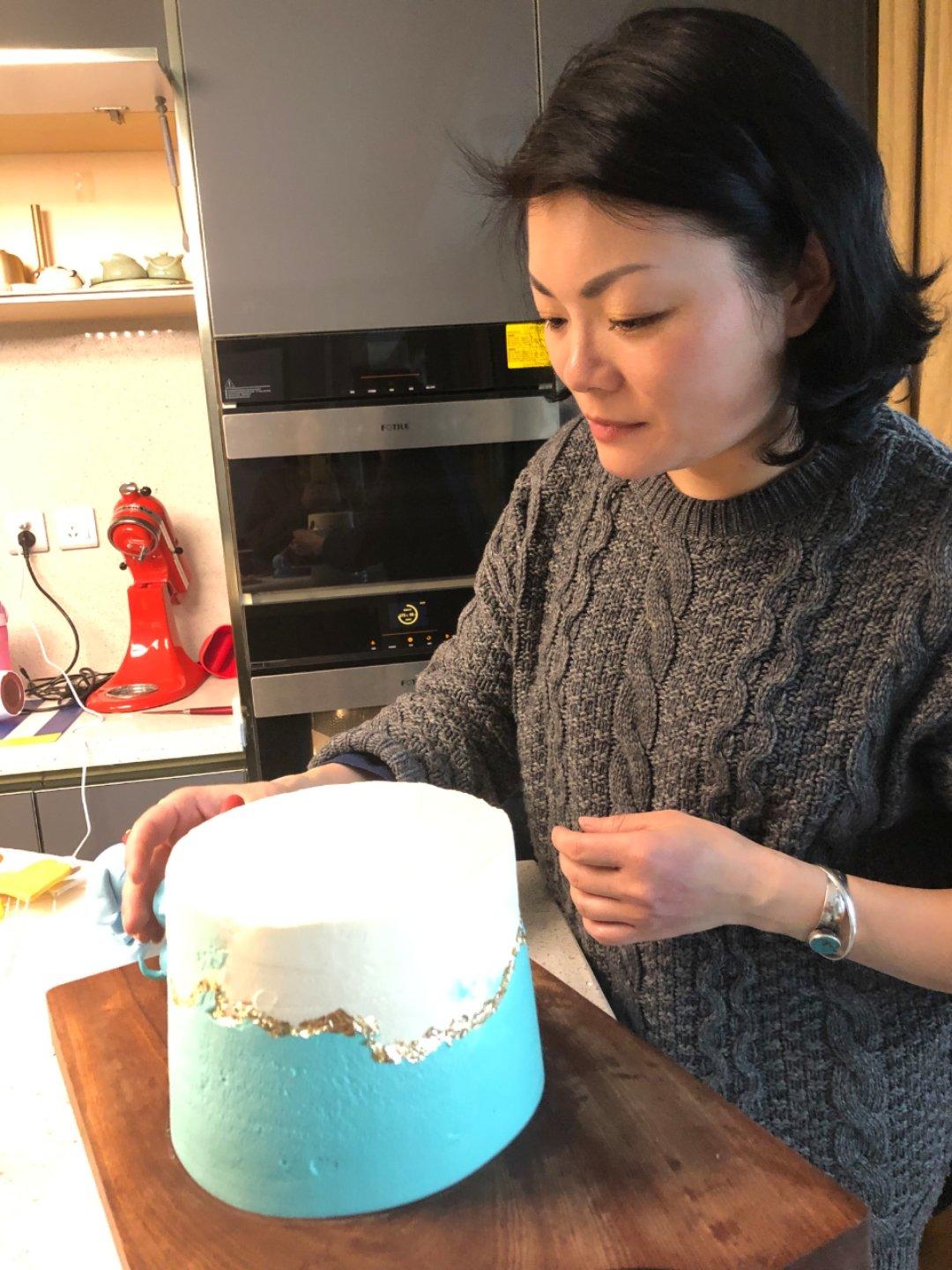 双层艳丽韩式裱花主题蛋糕