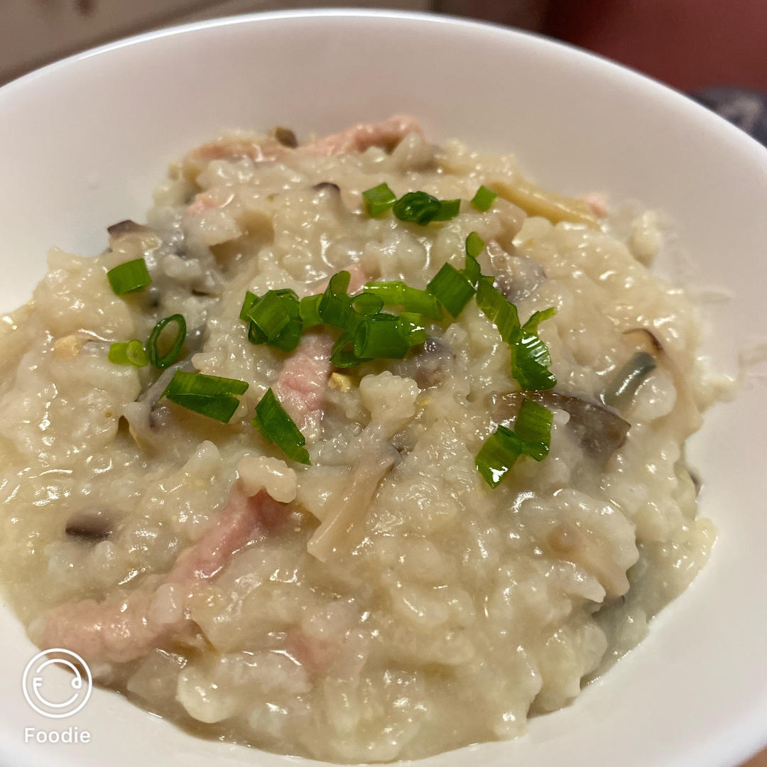 电饭煲版皮蛋瘦肉粥