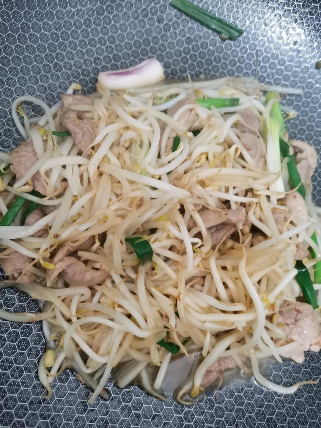 绿豆芽炒肉丝