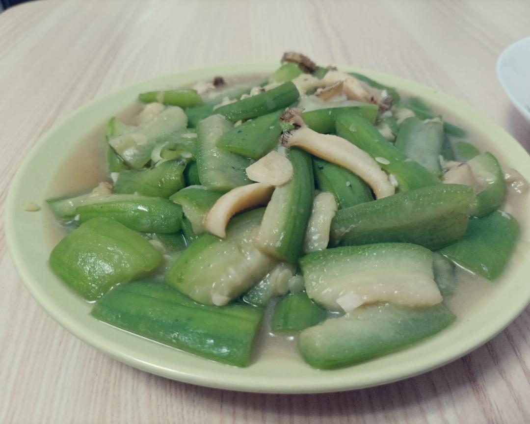 鲜美无比的鲍鱼炒丝瓜