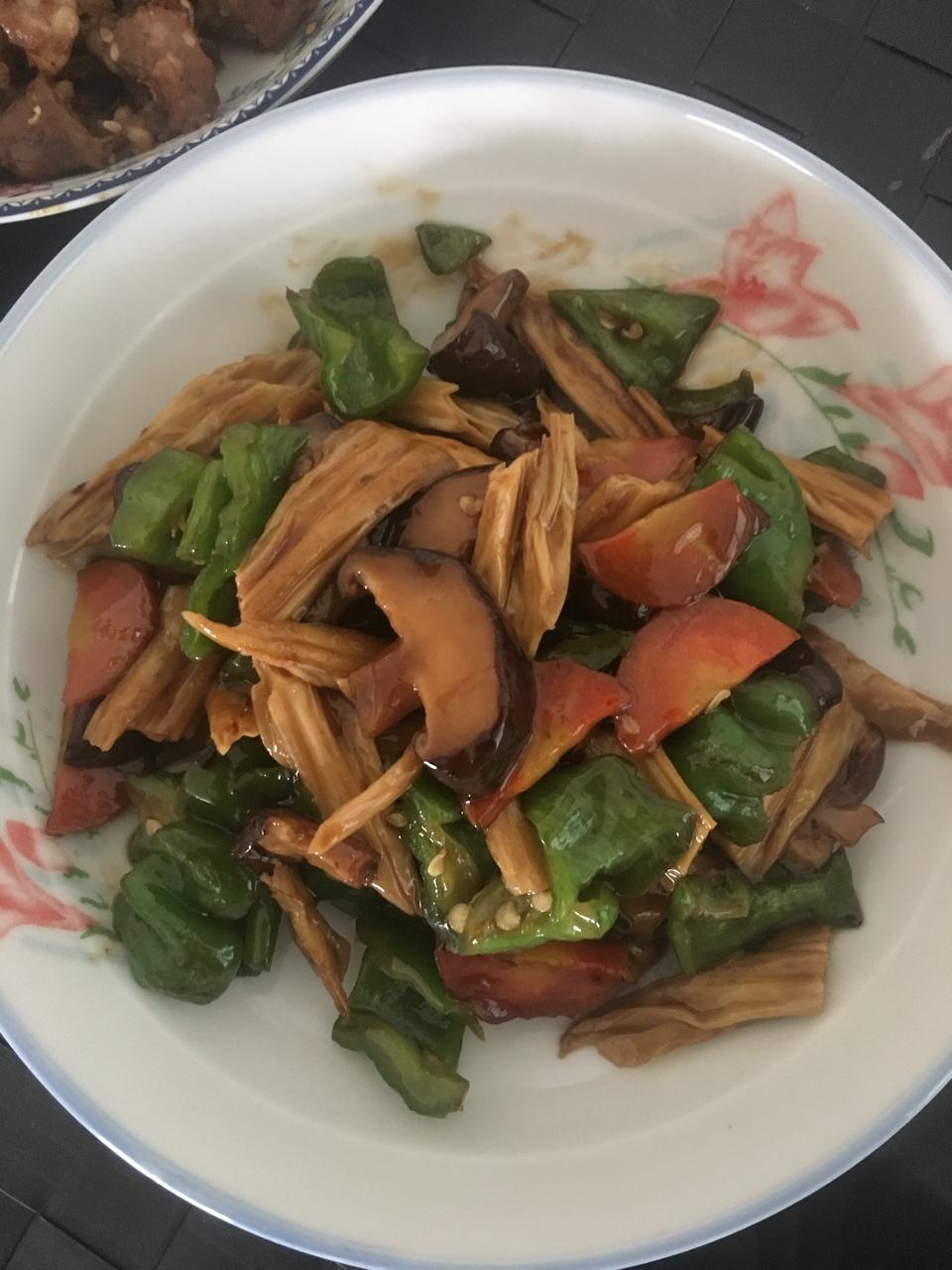 腐竹烧香菇