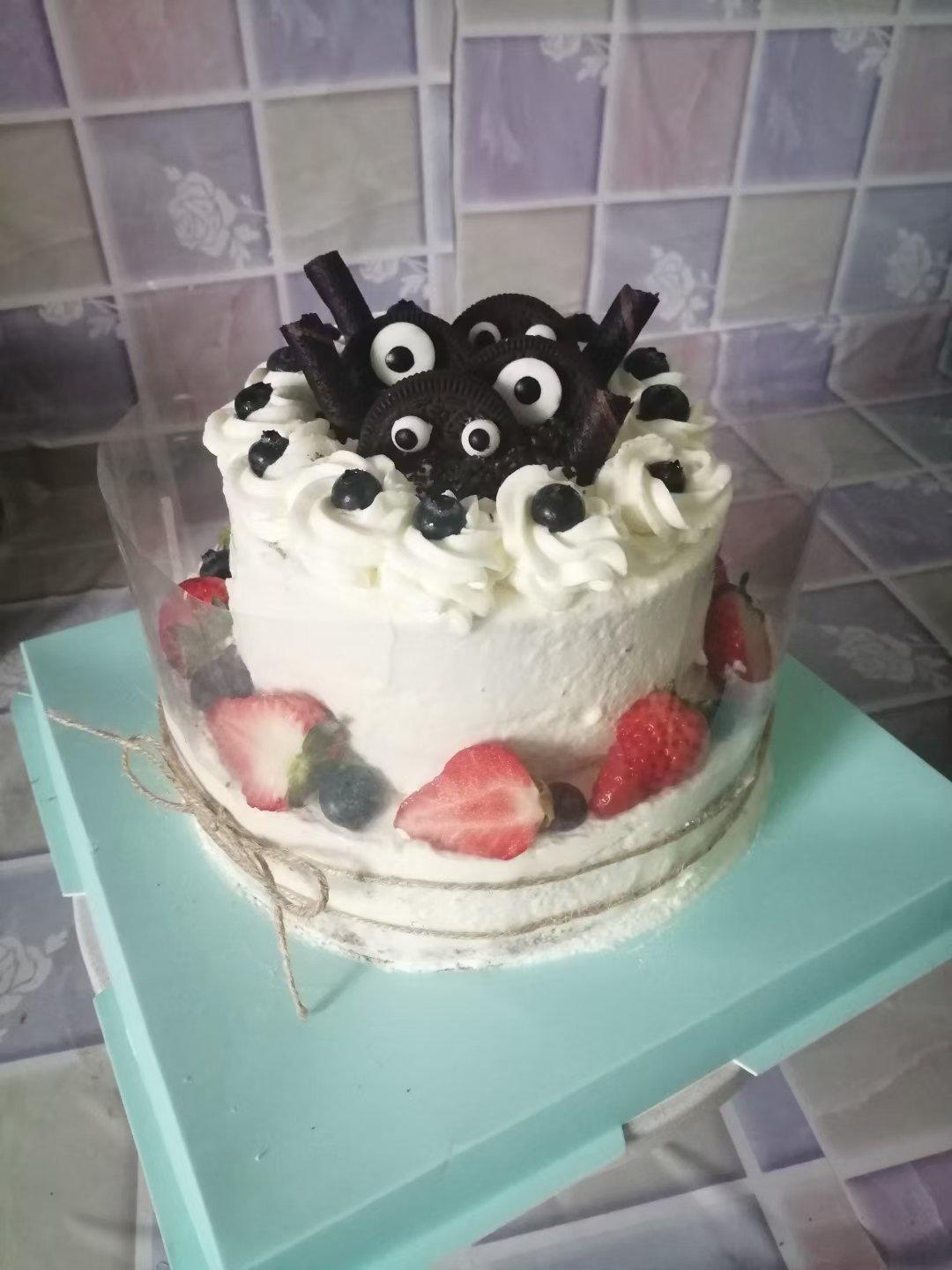 收集奶油裱花水果蛋糕