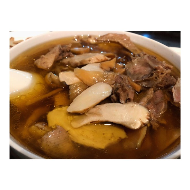 鲜松茸炖老鸭汤