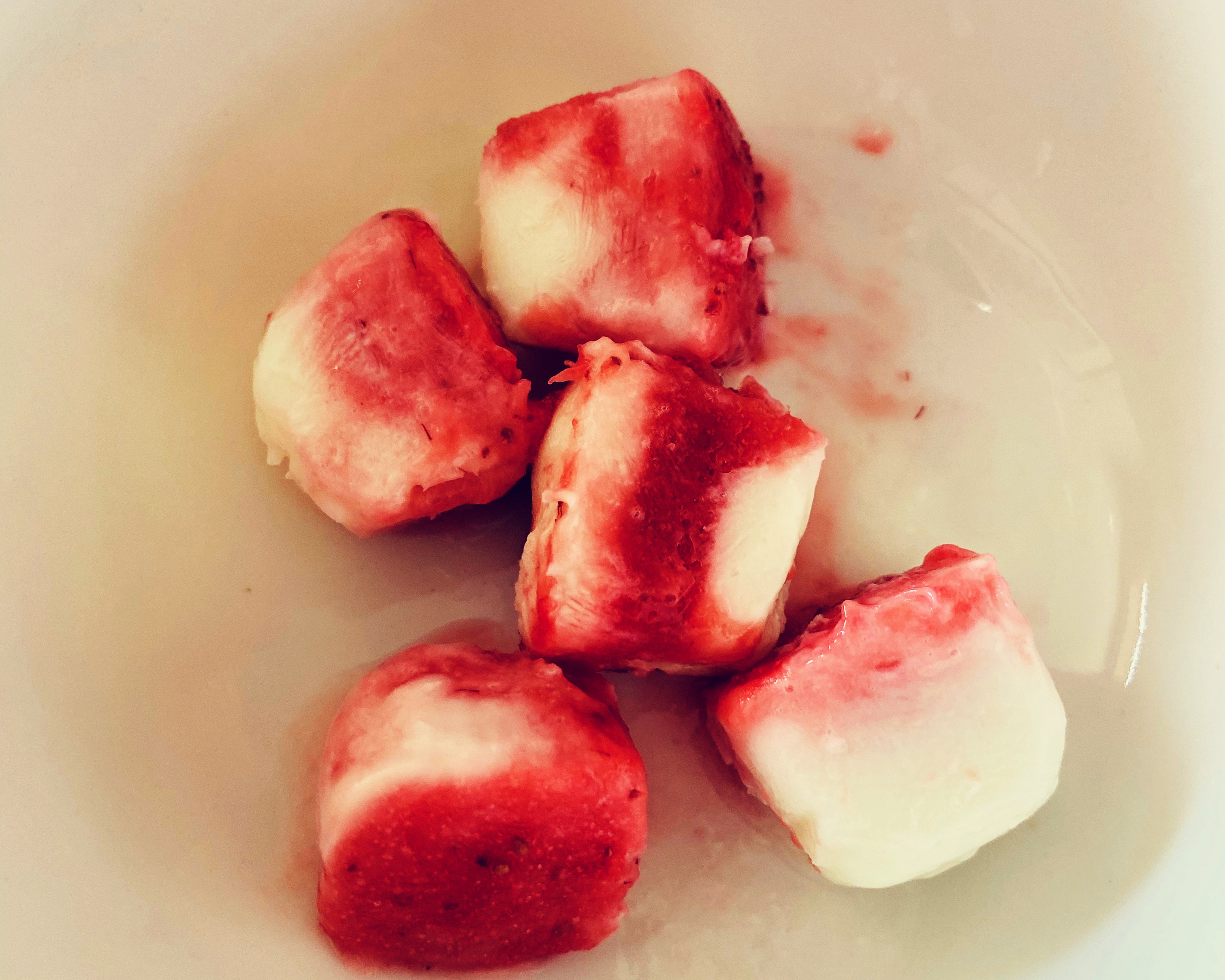 自制草莓酸奶冰糕的做法 步骤6