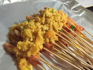 咸蛋黄竹签虾的做法 步骤5