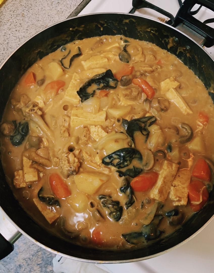 土豆咖喱鸡肉饭