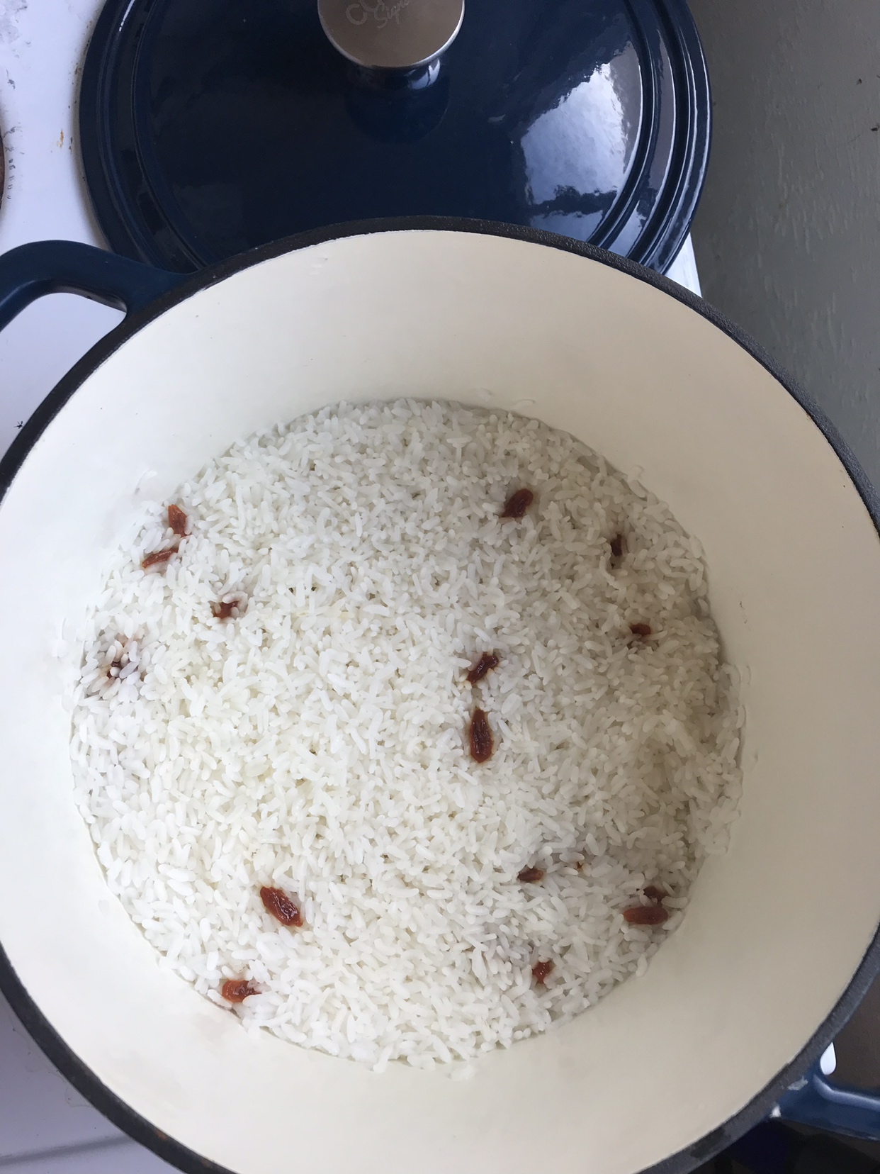 铸铁锅枸杞黑芝麻米饭