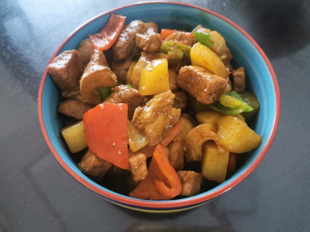红烧肉炖土豆（丝毫不腻）