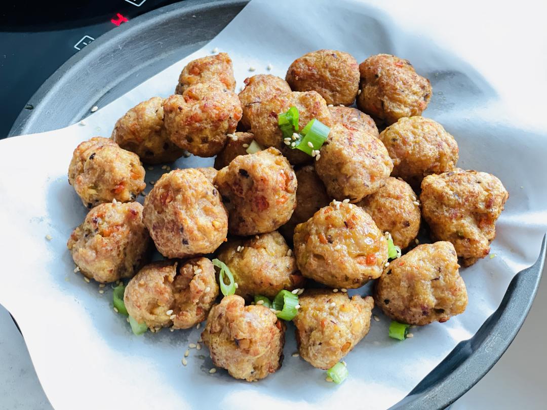 炸香菇胡萝卜小肉丸子的做法