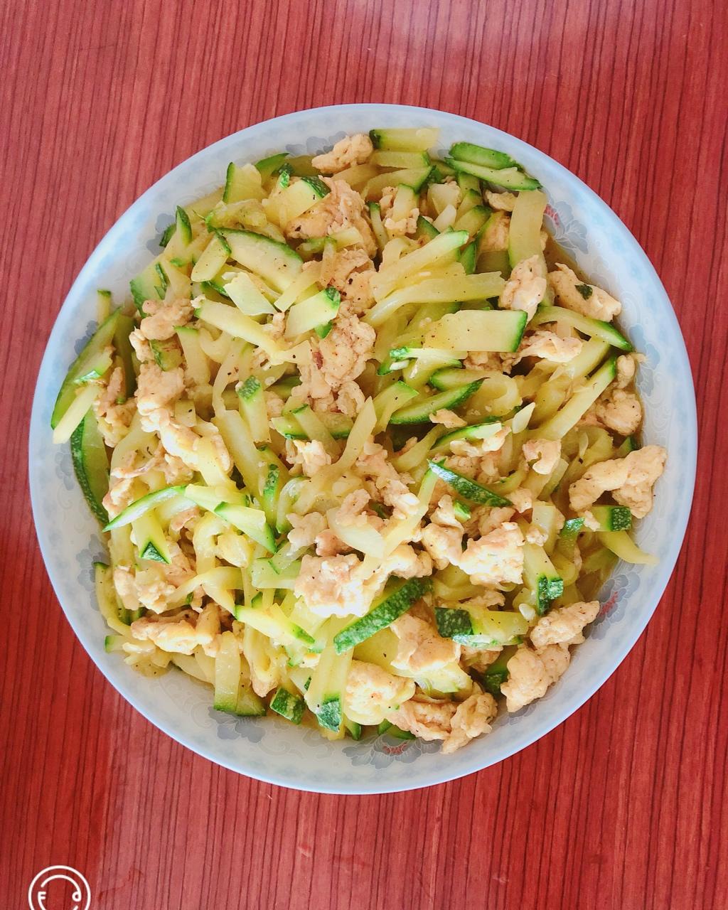 西葫芦（小南瓜）炒鸡蛋
