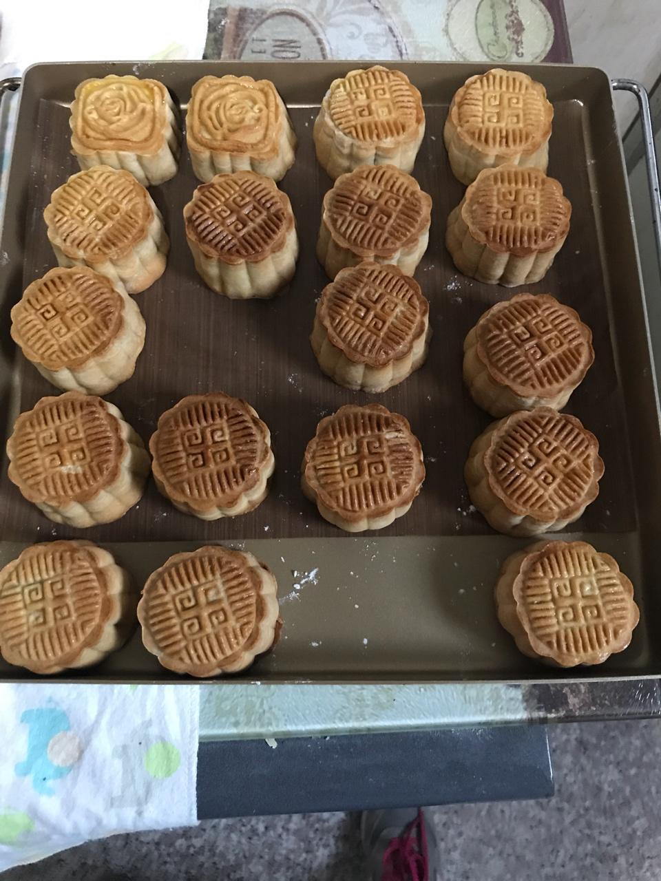 广式月饼—蛋黄莲蓉月饼