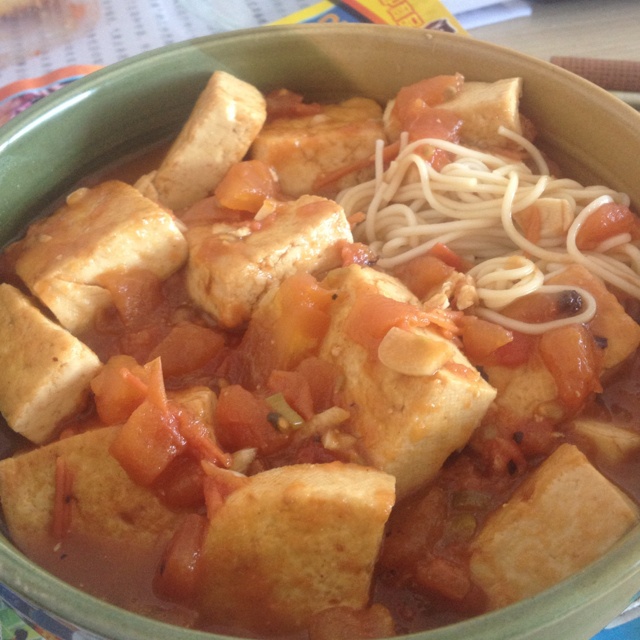 番茄烧豆腐面(Noodle with Braised Firm Tofu with Tomatoes)