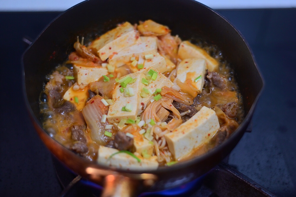 〔一人食菜谱〕韩式辣白菜牛肉汤的做法