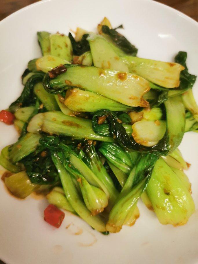 炝炒小白菜（脆爽）