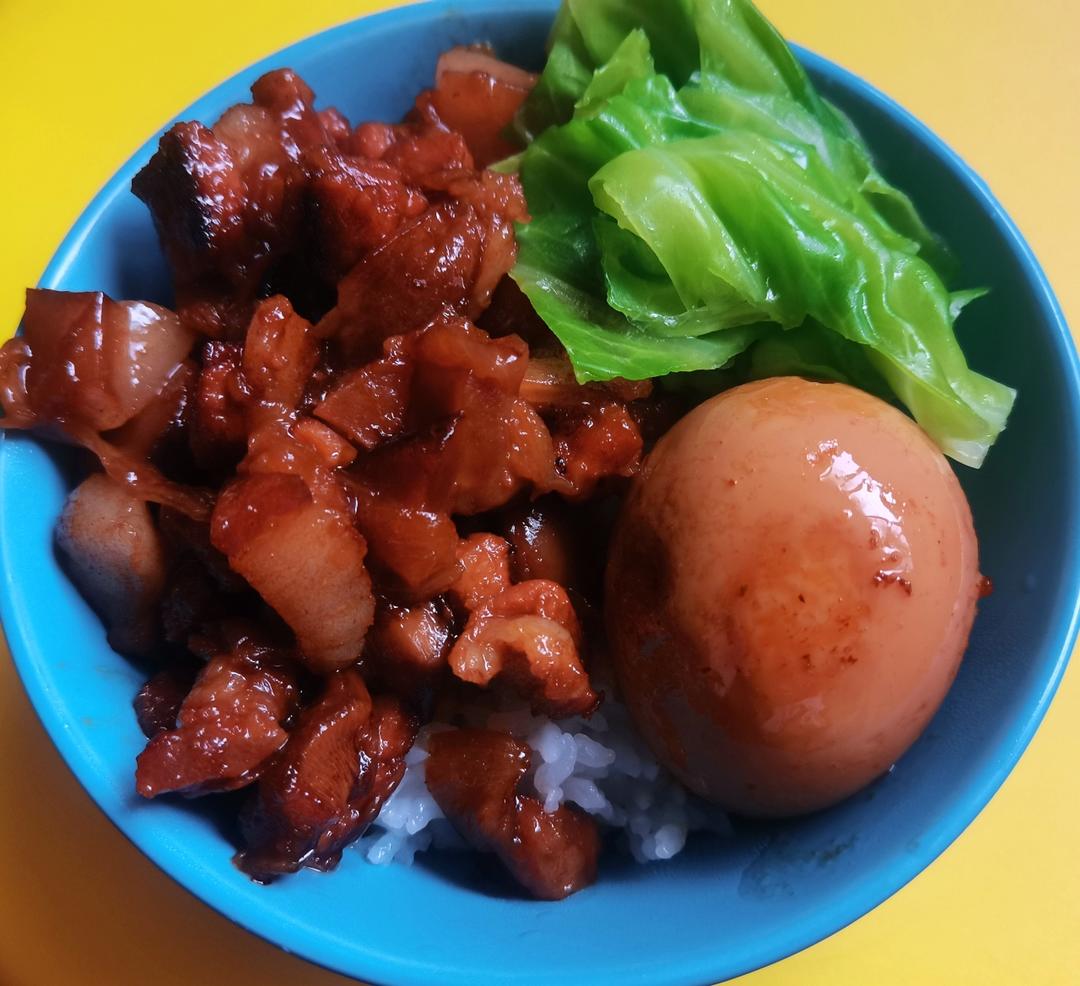 一碗卤肉饭