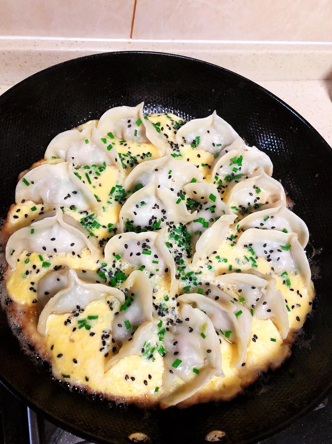鸡蛋烤饺的做法