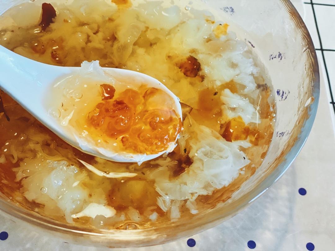 颖颖食不言寝不语做的桃胶皂角米雪燕羹(养颜美容)